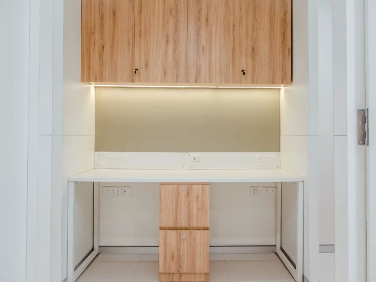 Modern wooden center workstation design