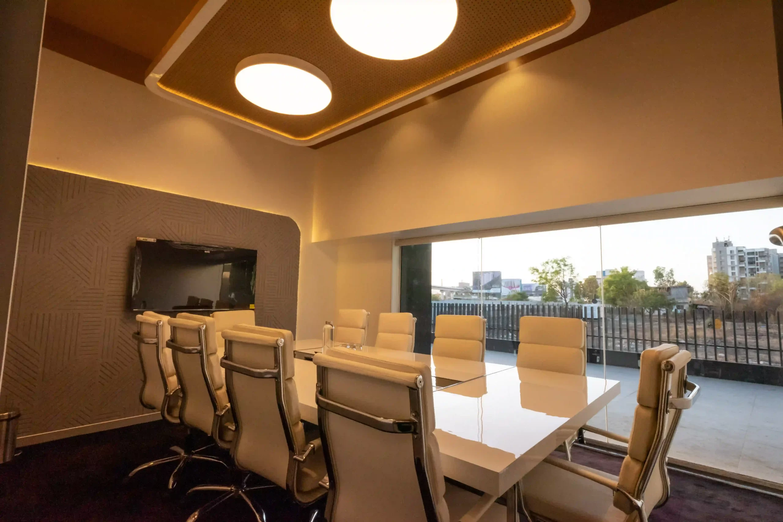 best focused meeting room design antaaya sprint