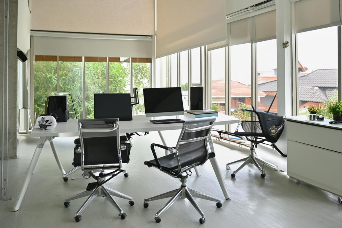 budget-friendly-office-interior-design