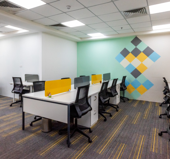 linear-workstation-office-interior-in-gurugram