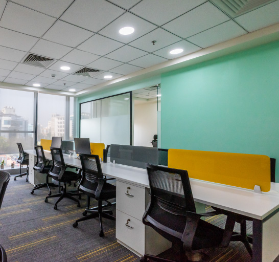 linear-workstation-office-interior-in-noida