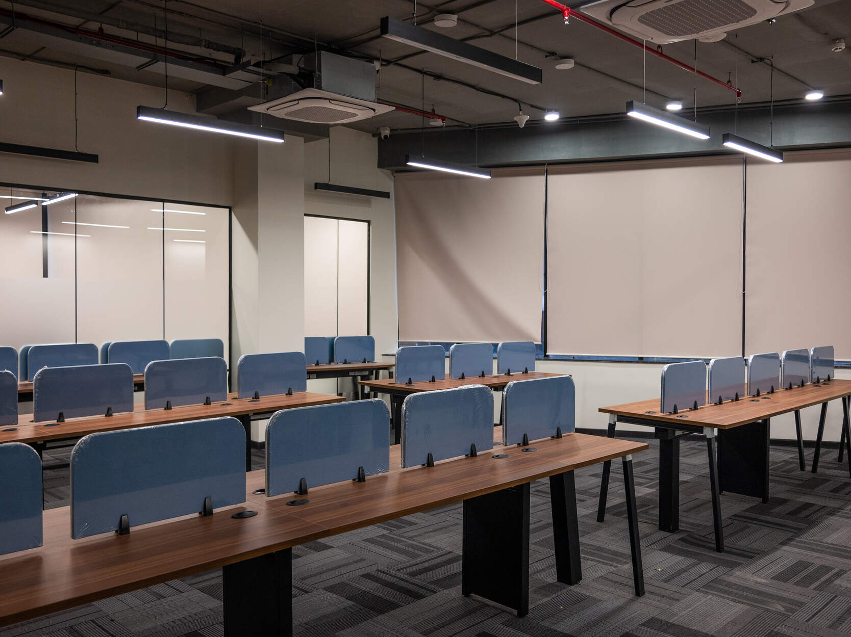 Linear workstation for yesswork project