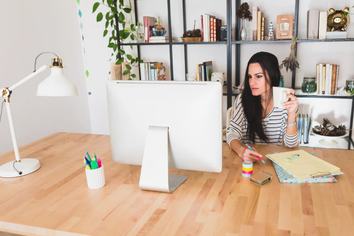 the-desk-palette-designing-a-workdesk-that-keeps-you-inspired