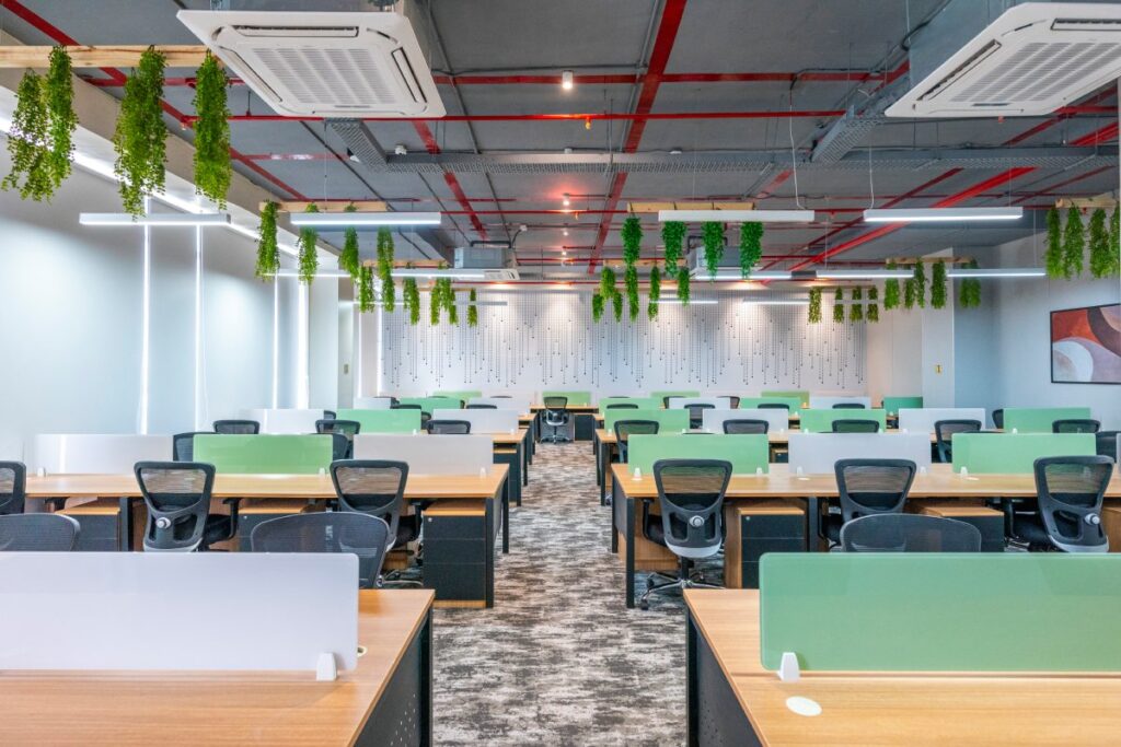 modern-it-workspace-design-2025