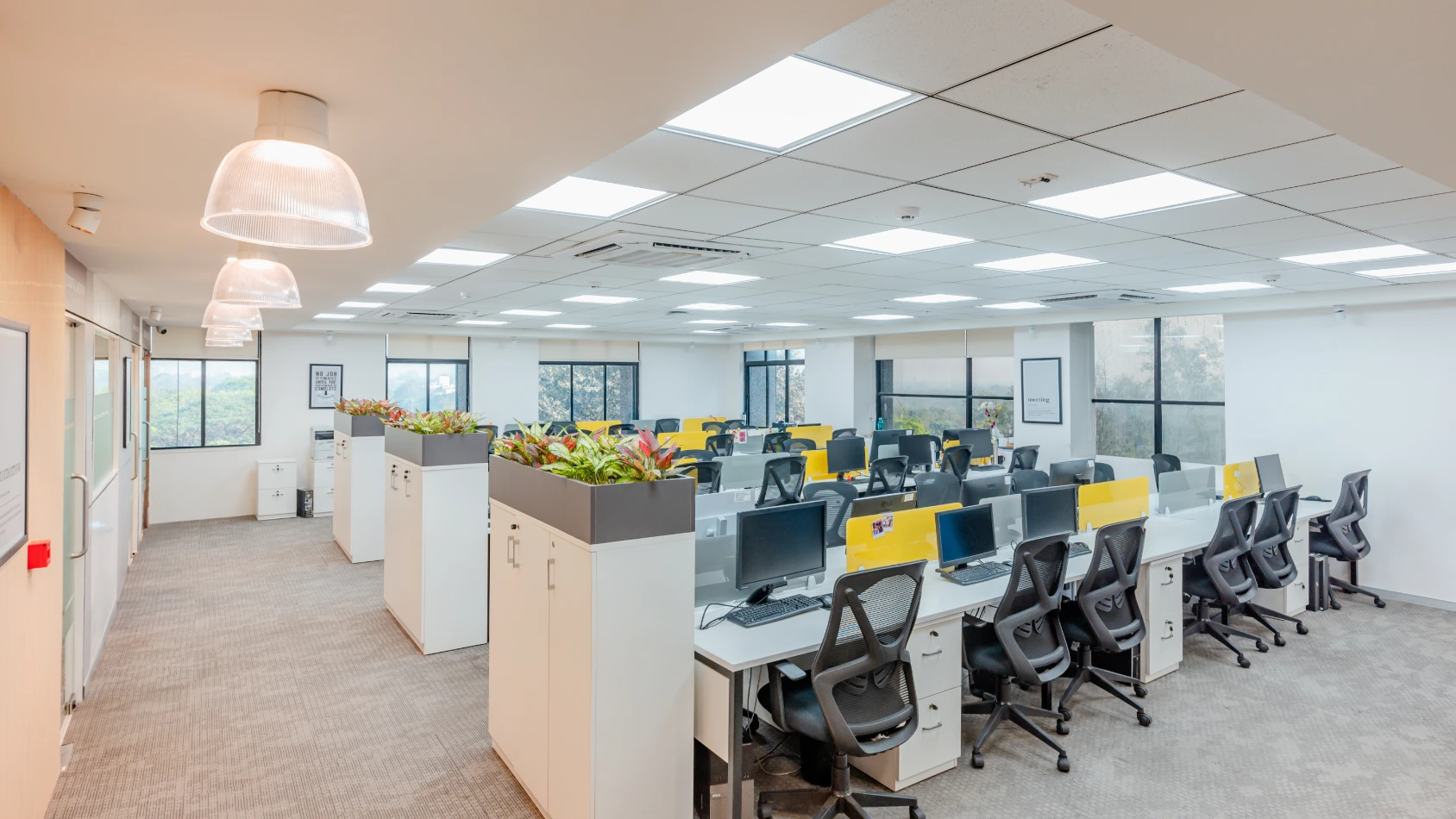 tcs-pune-office-interior-dynamic-workstation-photo