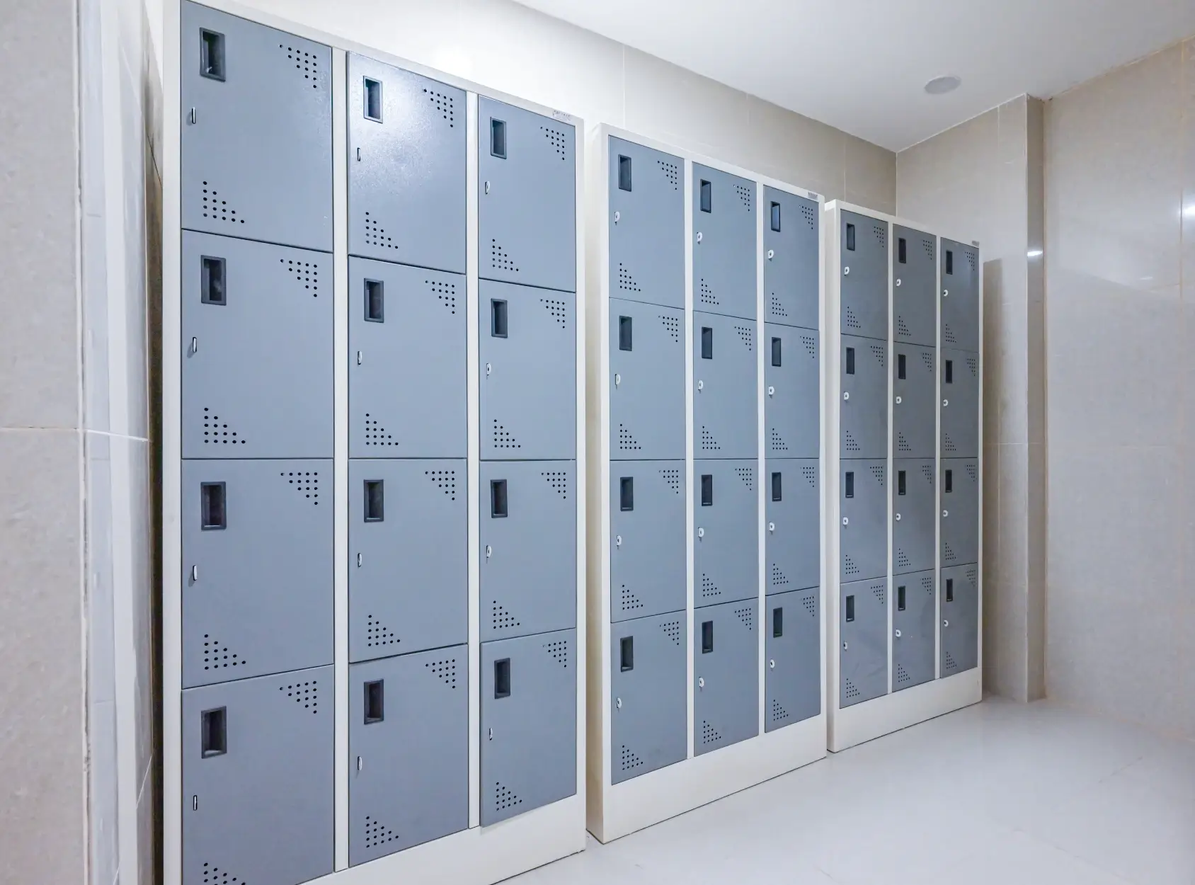 tcs-pune-office-interior-cateen-area-photo