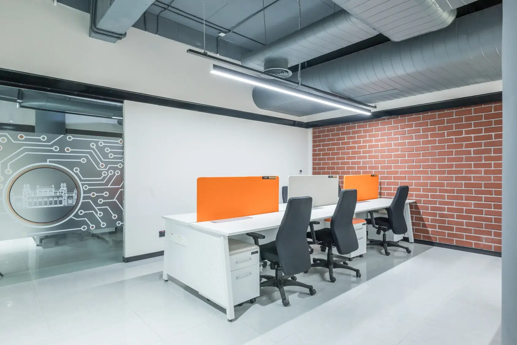 tcs-hyd-office-interior-modern-desk-workstation-photo