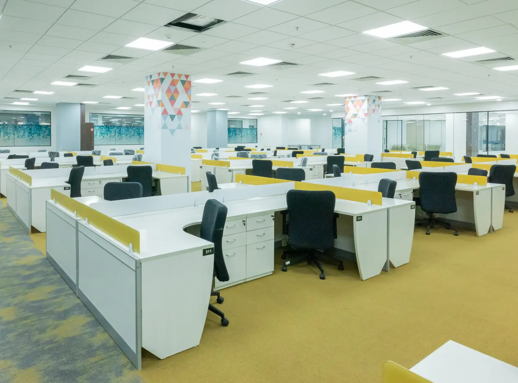 tcs-pune-office-interior-dynamic-workstation-photo